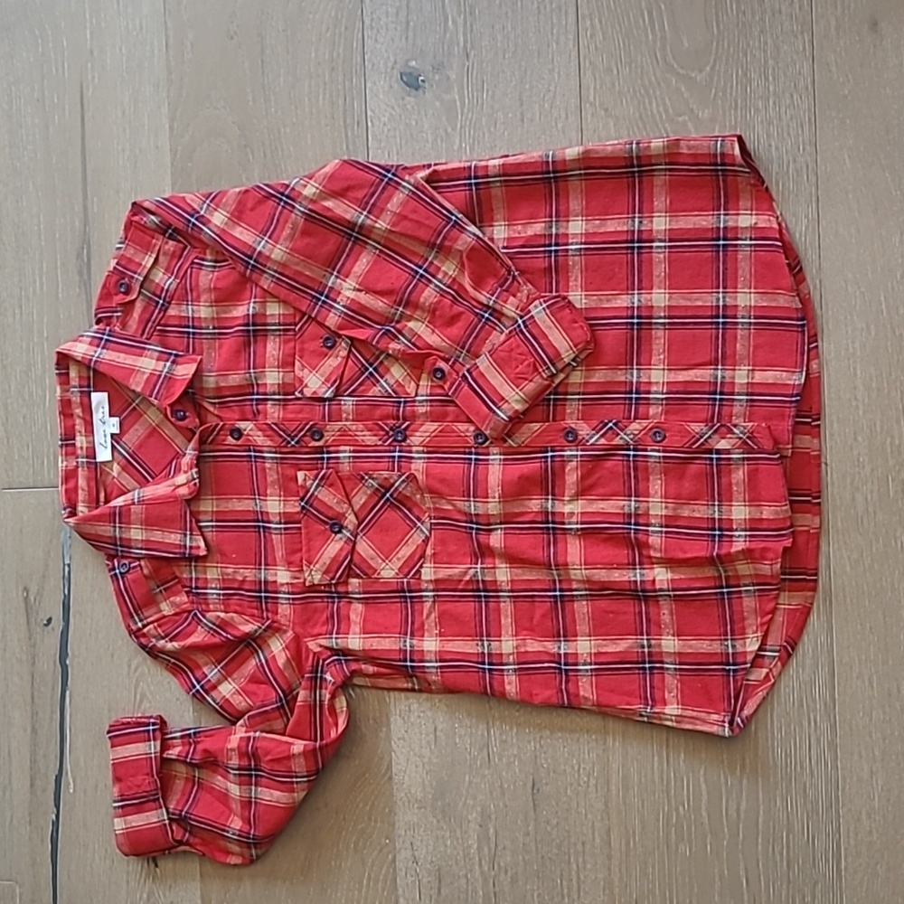 NWOT Love Tree Red Black Plaid Button Down Shirt Women's sz Medium
